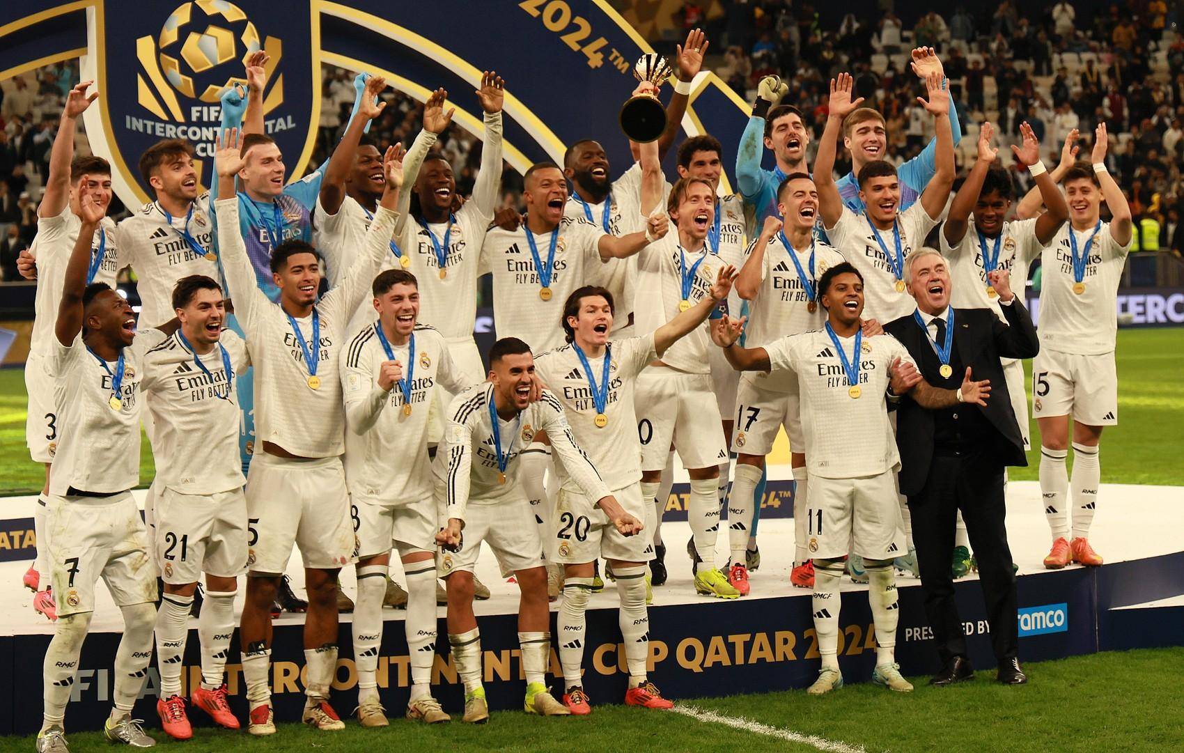 德甲前瞻：弗赖堡主场五连胜，多特交锋往绩占据巨大优势（德甲前瞻：弗赖堡主场豪取五连胜，多特历史交手优势显著）