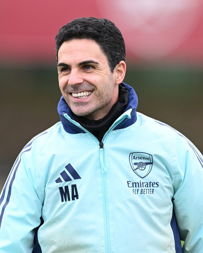 英超冬窗再次创记录，引援狂潮再现（英超冬季转会窗再破纪录，买人热潮卷土重来）