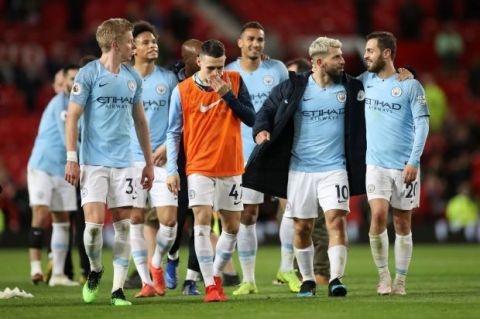 每体：巴萨不会为合同只剩半年的中卫付转会费，想来只能免签（每体：巴萨无意为合同剩半年的中卫支付转会费，若想加盟只能自由身）