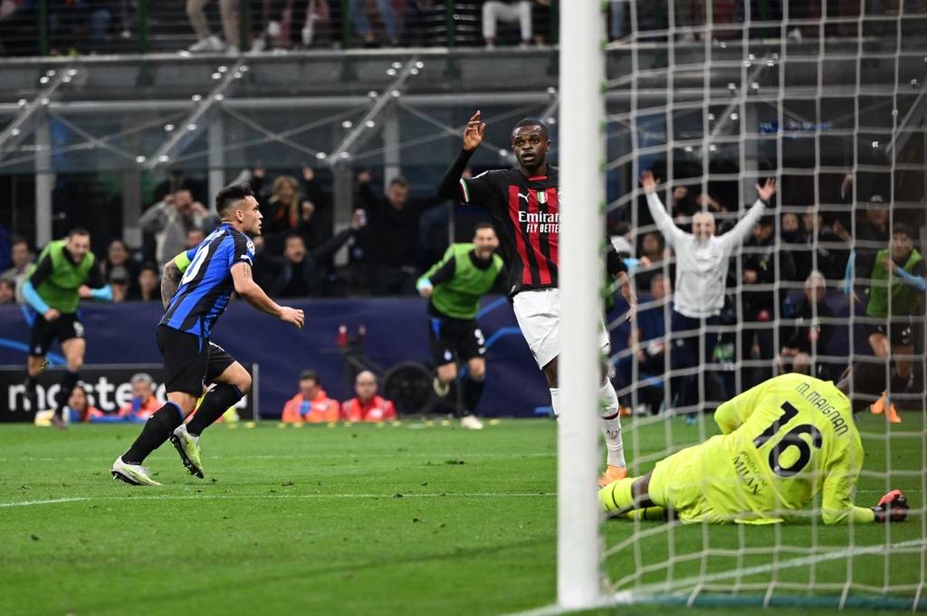 连续3场未首发，萨拉赫赛后发表激烈言论称被当成替罪羊，英媒曝利物浦选择支持斯洛特