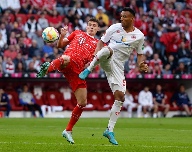 巴洛特利：现在的足球对抗更激烈，我认为自己仍能有出色表现（巴洛特利：当今足球对抗更强烈，我依然有能力踢出高水平）