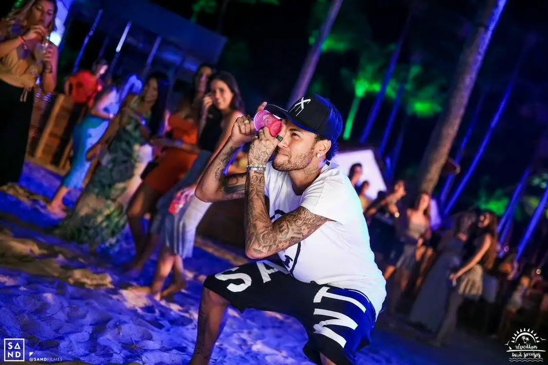 重视度拉满，美加墨三国领导人均出席2026世界杯抽签仪式