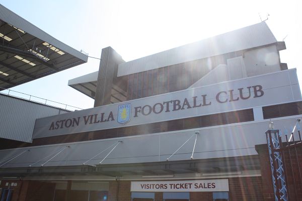 足球不相信眼泪（绿茵场不容眼泪）