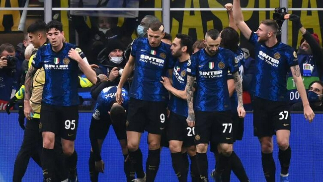 欧联杯 - 萨尔茨堡红牛对阵前进之鹰（欧联杯：萨尔茨堡红牛迎战前进之鹰）