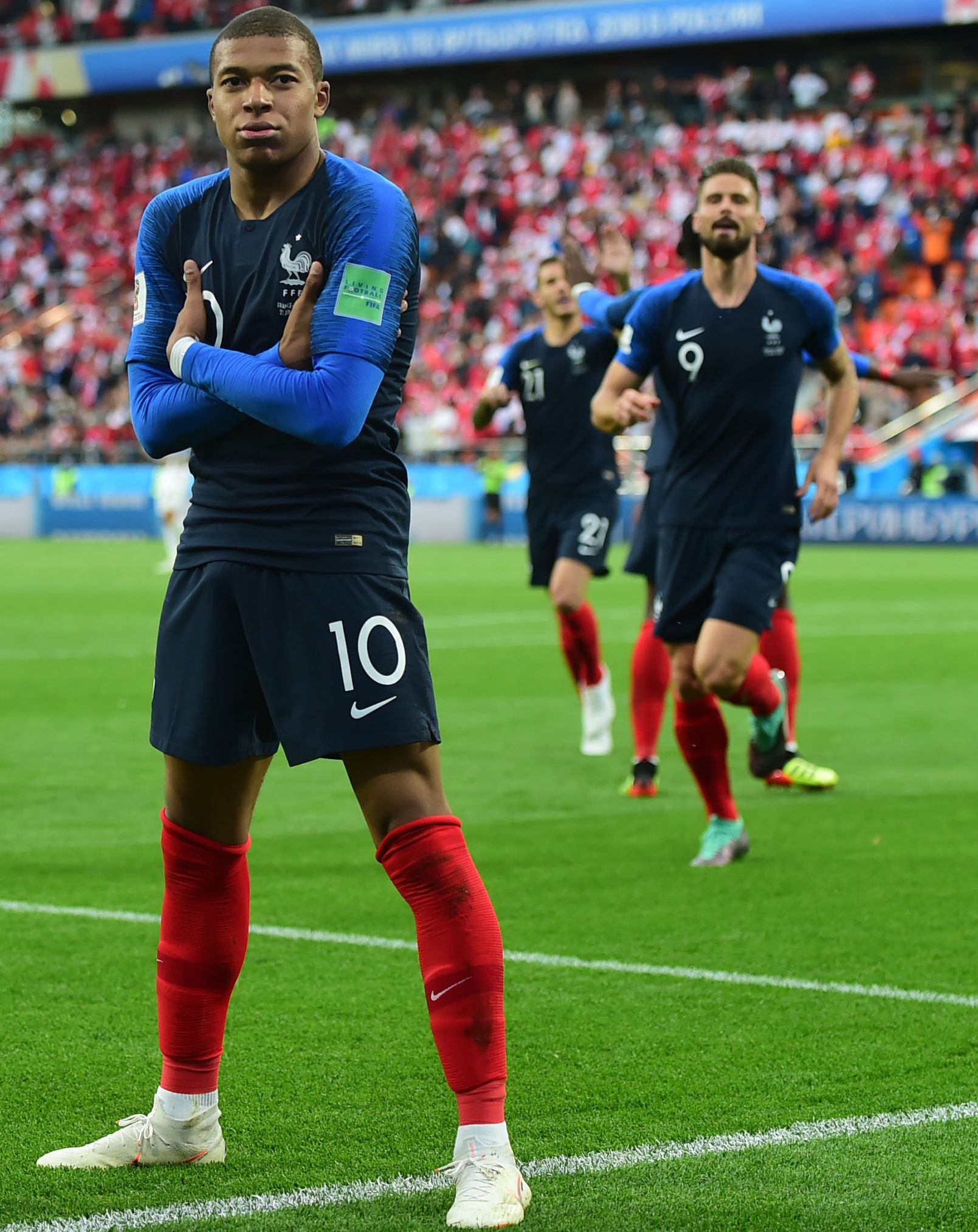 马卡：罗马先租后买拉斯帕多里遭拒，马竞要求强制买断条款（马卡：罗马租借+买断追拉斯帕多里受阻，马竞坚持强制买断条款）