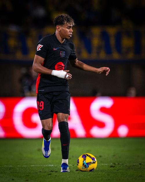 泰晤士报：明年世界杯VAR可能介入角球判罚