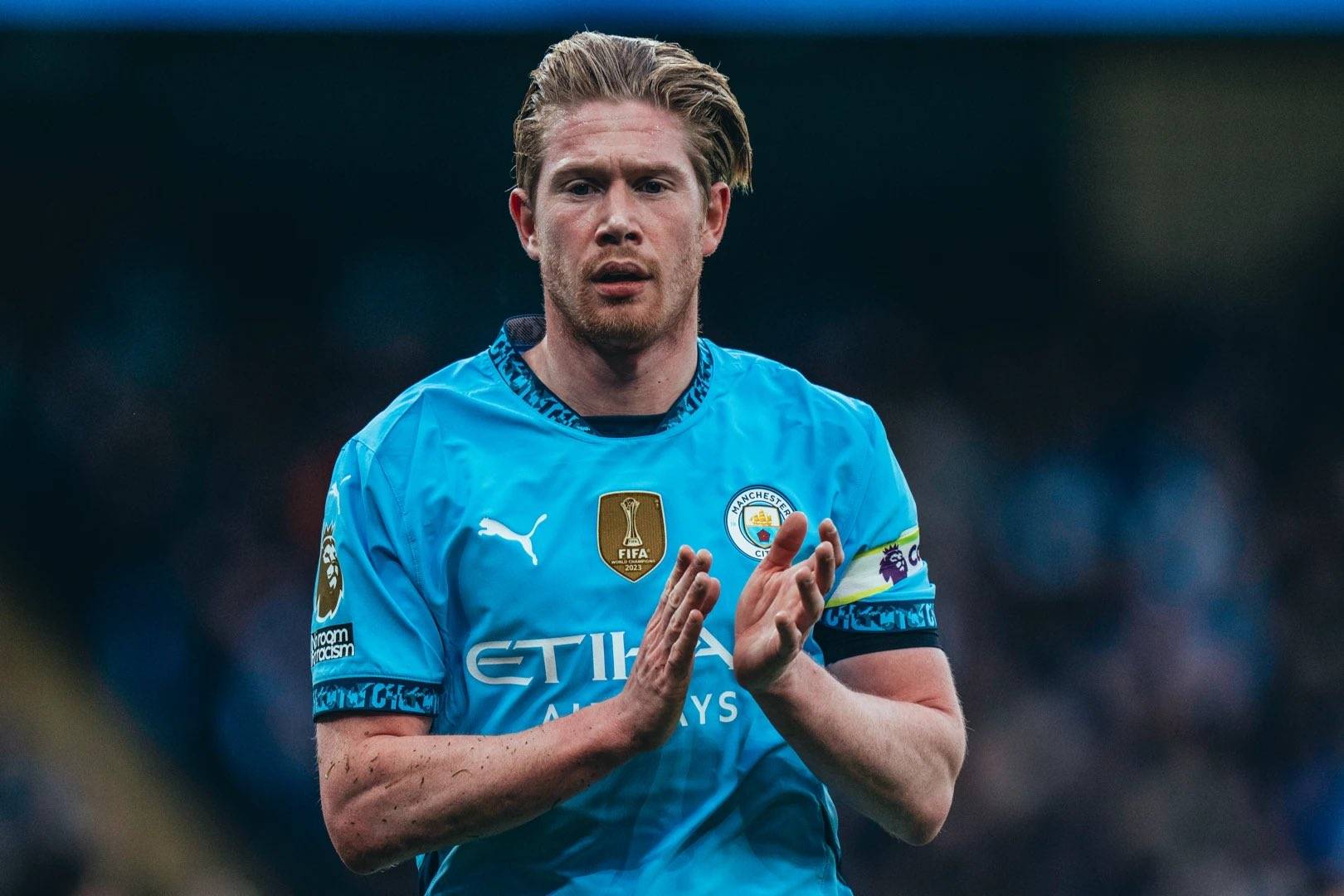 Edgar Lima后半程发力完成夸张动作