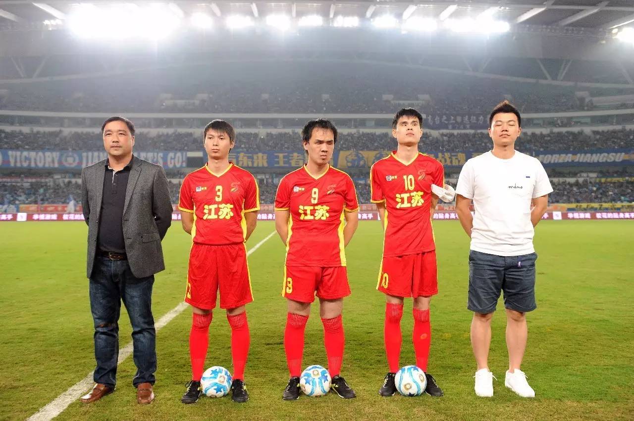 英超官方：迈克尔·奥利弗执法将本周末的北伦敦德比（英超官宣：迈克尔·奥利弗将执法本周末北伦敦德比）