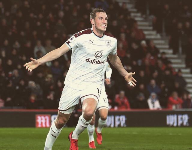 首夺年度最佳！登贝莱：努力终有回报，希望明年能再赢一次（首次加冕年度最佳！登贝莱：付出终见回报，盼明年再度夺魁）