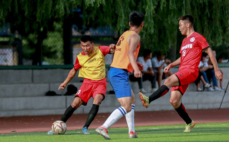 尤文vs卡利亚里：弗拉霍维奇、伊尔迪兹首发，佩林出战