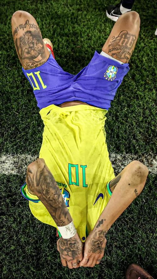 塞尔希-多明格斯：进入巴萨一线队很困难，所以我选择了离开