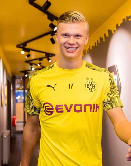 欧文谈萨拉赫言论：这是团队运动，真的不应该公开说那些话