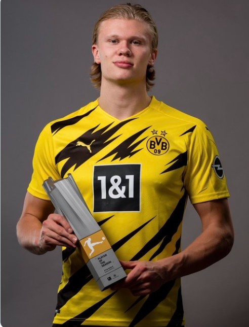 边锋突破一条龙，全场沸腾