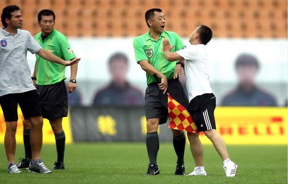 2025／26赛季英超：把胜利献给传奇！瓜帅执教生涯1000场拿下716场胜利（英超2025／26赛季：致敬传奇！瓜迪奥拉执教第1000场收获第716胜）