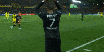 图片报：阿德耶米因非法持有武器被检察院判处罚款45万欧